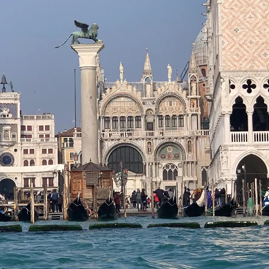 The Wolf House Hotel Venice