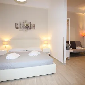 https://unique-luxury-apartment-and-rooms-rome.it-romehotels.com